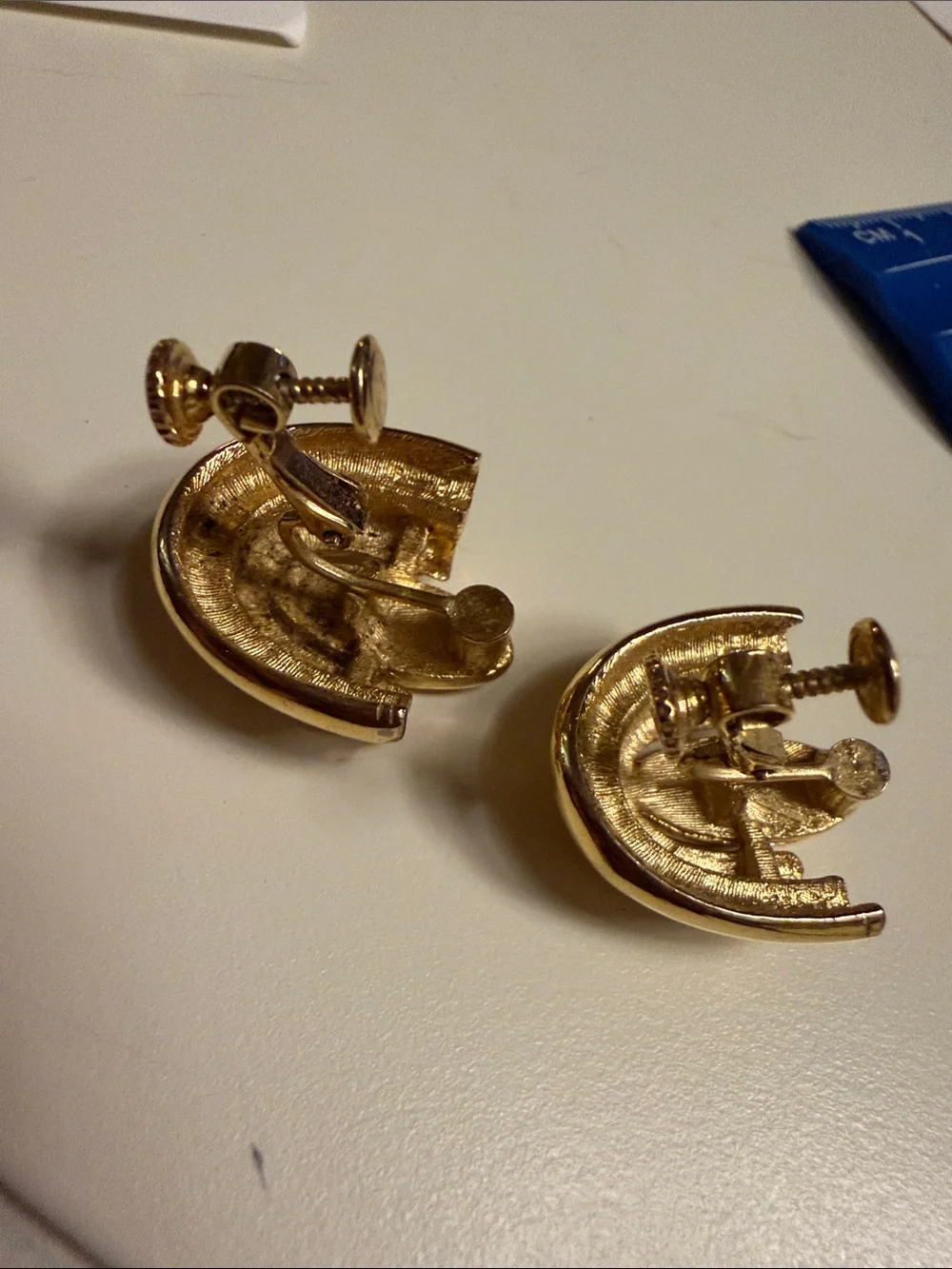 Vintage Napier Gold Tone Screw Back Clip On Statement Earrings